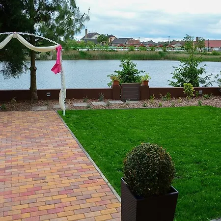 לינה וארוחת בוקר Szekely Fogado Tunyogmatolcs